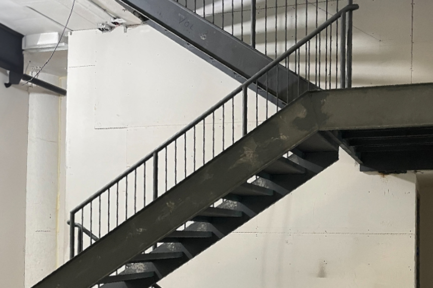 Fabrication et réparation de métaux ouvrés.
